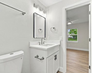 5701 Myrtle Drive - Photo Thumbnail 11