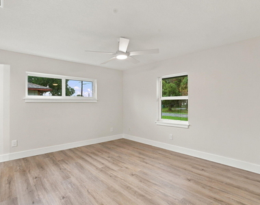 5701 Myrtle Drive - Photo Thumbnail 10