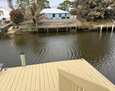404 Ne Camelot Drive - Photo Thumbnail 13