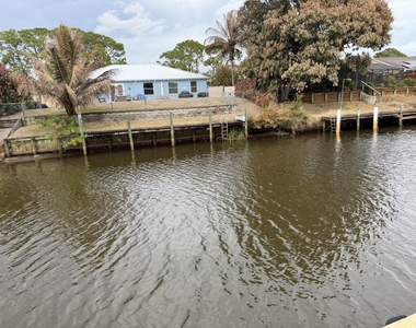 404 Ne Camelot Drive - Photo Thumbnail 21
