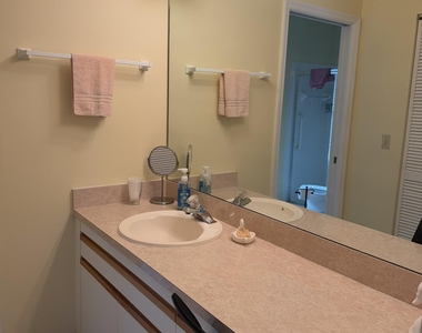 404 Ne Camelot Drive - Photo Thumbnail 8