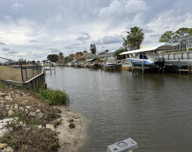 404 Ne Camelot Drive - Photo Thumbnail 18