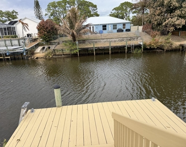 404 Ne Camelot Drive - Photo Thumbnail 15