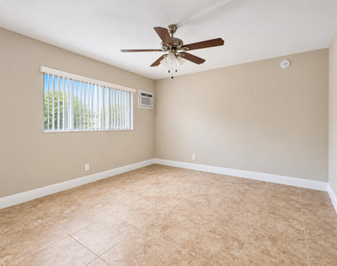 520 Ne 44th Street - Photo Thumbnail 2