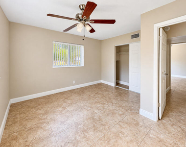 520 Ne 44th Street - Photo Thumbnail 1