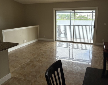 2749 S Oakland Forest Drive S - Photo Thumbnail 5