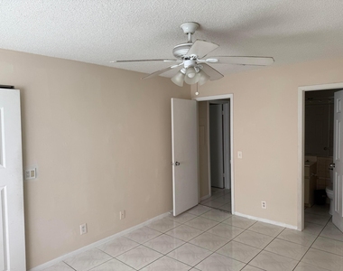 2221 Nw 56th Avenue - Photo Thumbnail 4