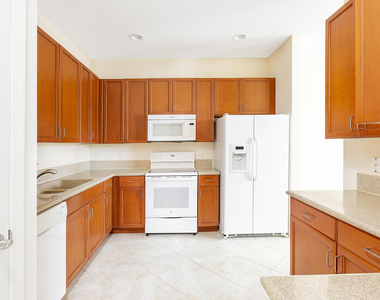 6807 Lakeside Circle N - Photo Thumbnail 8