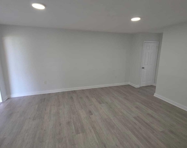 7624 Pembroke Road - Photo Thumbnail 1