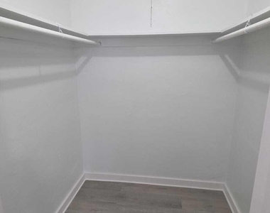7624 Pembroke Road - Photo Thumbnail 7