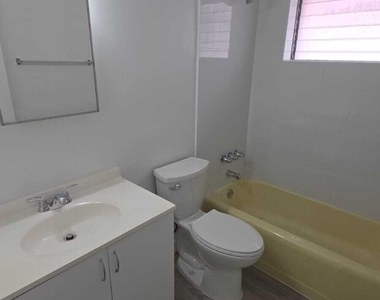7624 Pembroke Road - Photo Thumbnail 10