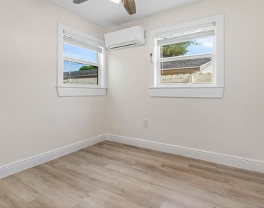 413 N E Street - Photo Thumbnail 12
