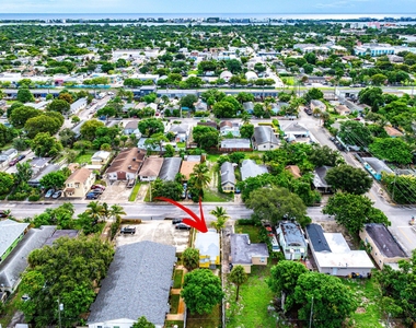 413 N E Street - Photo Thumbnail 2