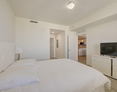 999 Sw 1st Avenue - Photo Thumbnail 16