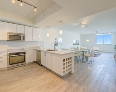999 Sw 1st Avenue - Photo Thumbnail 3