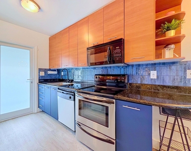 3250 Ne 28th Street - Photo Thumbnail 2