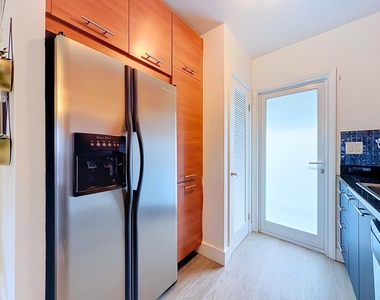 3250 Ne 28th Street - Photo Thumbnail 3