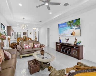 4805 Saint Armands Way - Photo Thumbnail 18