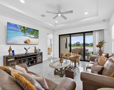 4805 Saint Armands Way - Photo Thumbnail 16