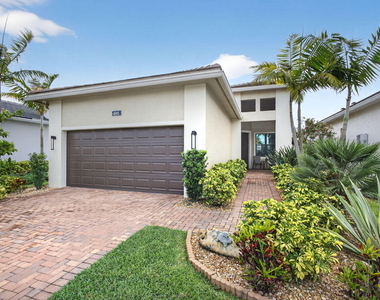 4805 Saint Armands Way - Photo Thumbnail 3
