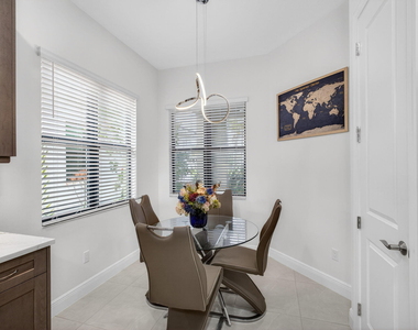 4805 Saint Armands Way - Photo Thumbnail 11