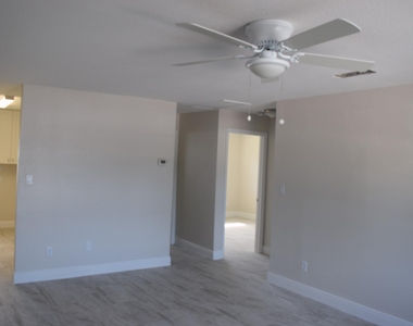 207 Southland Drive - Photo Thumbnail 1