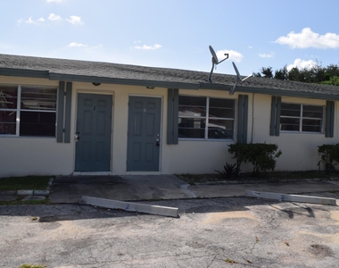 207 Southland Drive - Photo Thumbnail 5