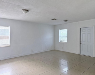 16100 Ne 10th Avenue - Photo Thumbnail 14