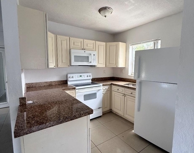 16100 Ne 10th Avenue - Photo Thumbnail 8