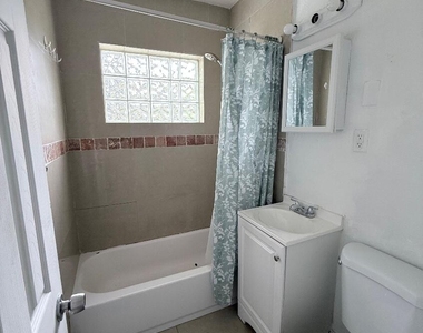 16100 Ne 10th Avenue - Photo Thumbnail 5