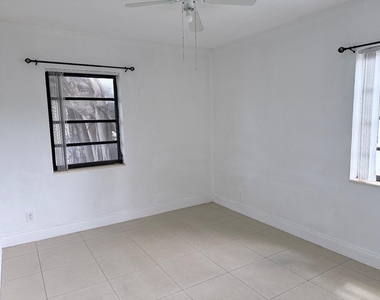 16100 Ne 10th Avenue - Photo Thumbnail 17