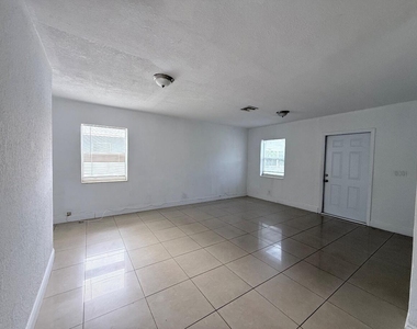 16100 Ne 10th Avenue - Photo Thumbnail 6