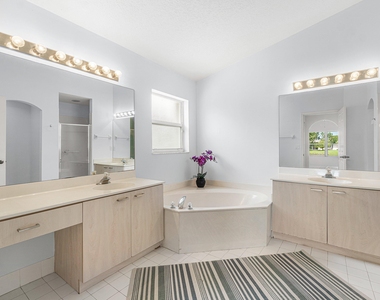 5737 Royal Club Dr. Drive - Photo Thumbnail 20