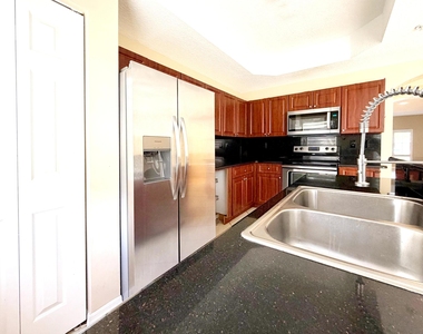 975 Sw 143rd - Photo Thumbnail 4