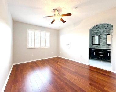 975 Sw 143rd - Photo Thumbnail 6