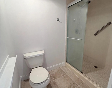 6025 Balboa Circle - Photo Thumbnail 10
