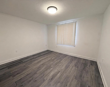 6025 Balboa Circle - Photo Thumbnail 6
