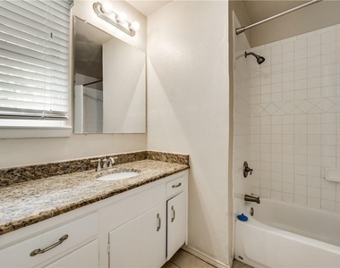 1601 Larkspur Drive - Photo Thumbnail 21