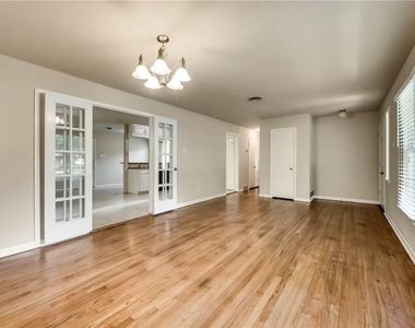 1601 Larkspur Drive - Photo Thumbnail 12