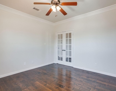 213 Park Villa Lane - Photo Thumbnail 5