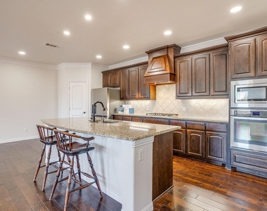 213 Park Villa Lane - Photo Thumbnail 17