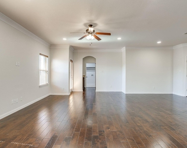 213 Park Villa Lane - Photo Thumbnail 9