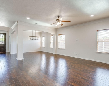 213 Park Villa Lane - Photo Thumbnail 12