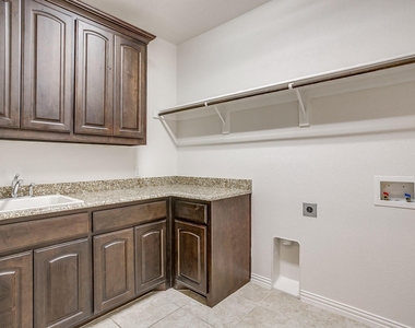 213 Park Villa Lane - Photo Thumbnail 20