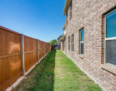 213 Park Villa Lane - Photo Thumbnail 39