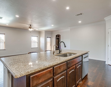 213 Park Villa Lane - Photo Thumbnail 16