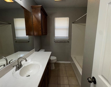 5328 Republic Drive - Photo Thumbnail 11