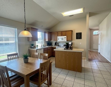2405 Kariba Lane - Photo Thumbnail 5