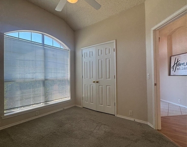 2405 Kariba Lane - Photo Thumbnail 6