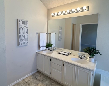 2405 Kariba Lane - Photo Thumbnail 13